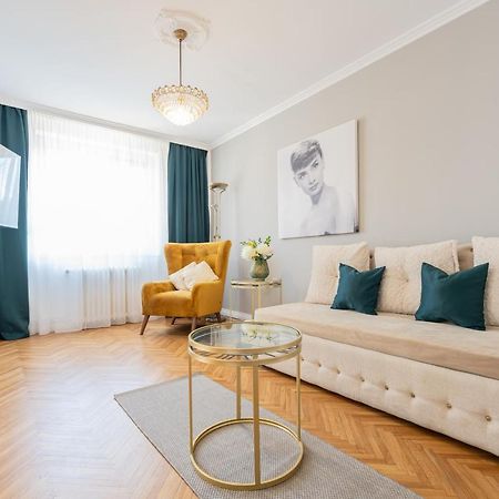 Апартаменти Haga Flat Орадя Екстер'єр фото